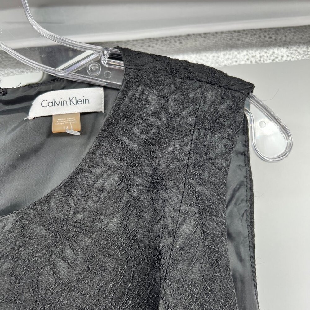 Calvin Klein Embroidered Floral Sheath Dress Sleeveless Black Size Medium Zip - Picture 4 of 9